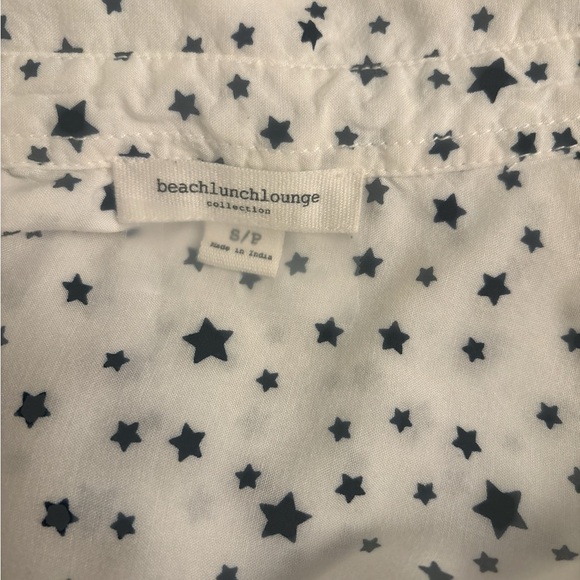 Beach Lunch Lounge Super Soft Button Down Blue and White Stars Shirt Size Small - Picture 3 of 3